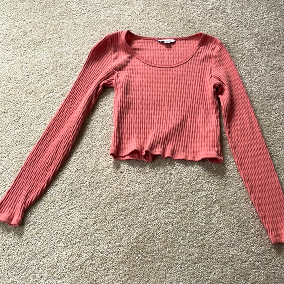 American Eagle Outfitters Tops - Like new small American Eagle apricot shirt small